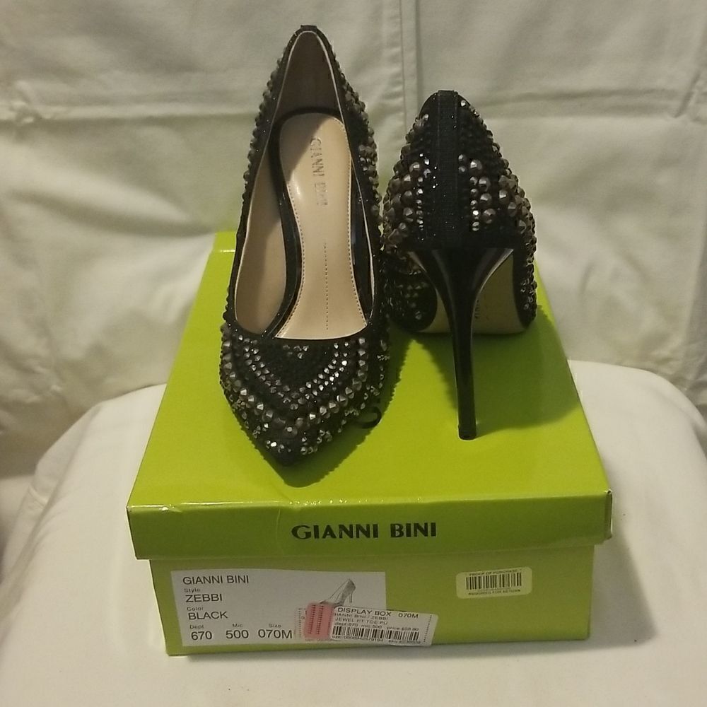 Wonens Shoes   - Picture 7 of 9